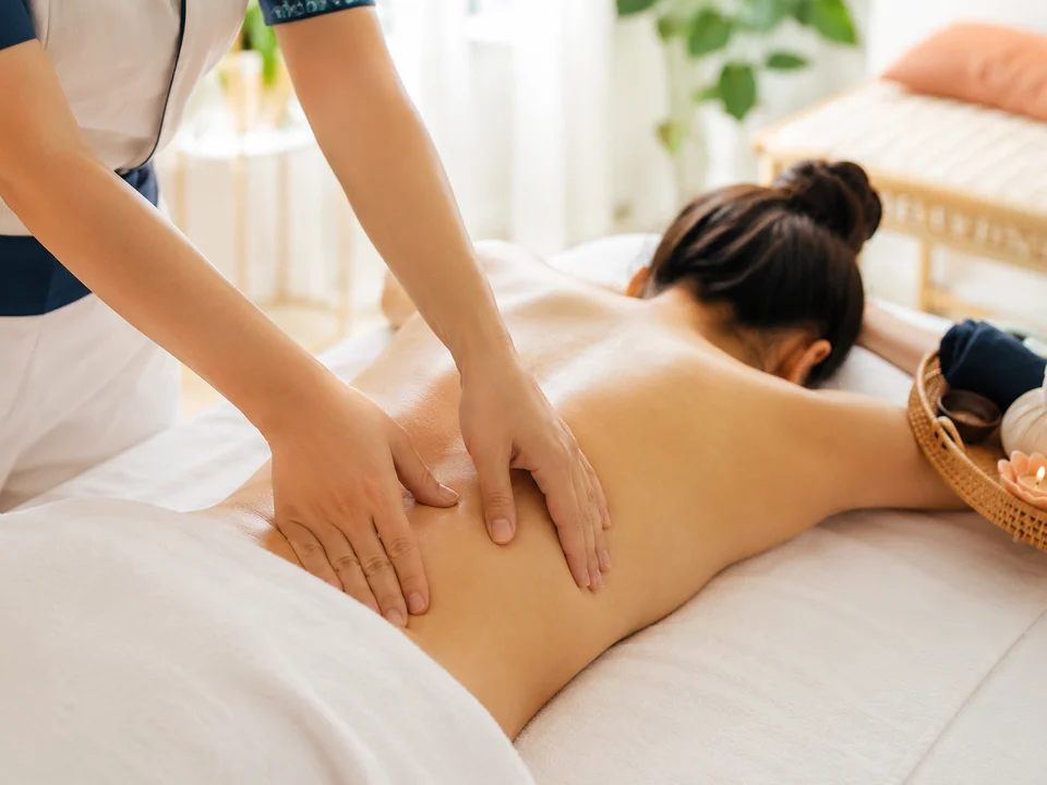 Massage Lưng, Thắt Lưng